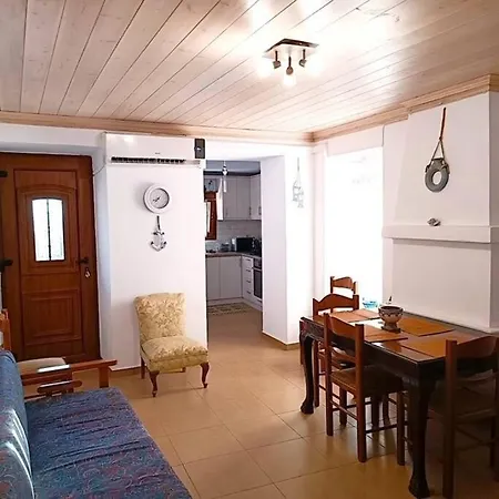House Akrothea Kallirákhi